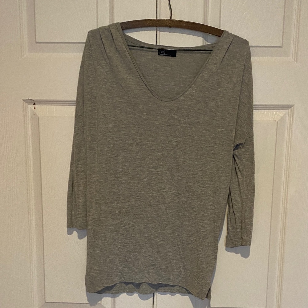 GAP Women's Long Sleeve Gray Tee